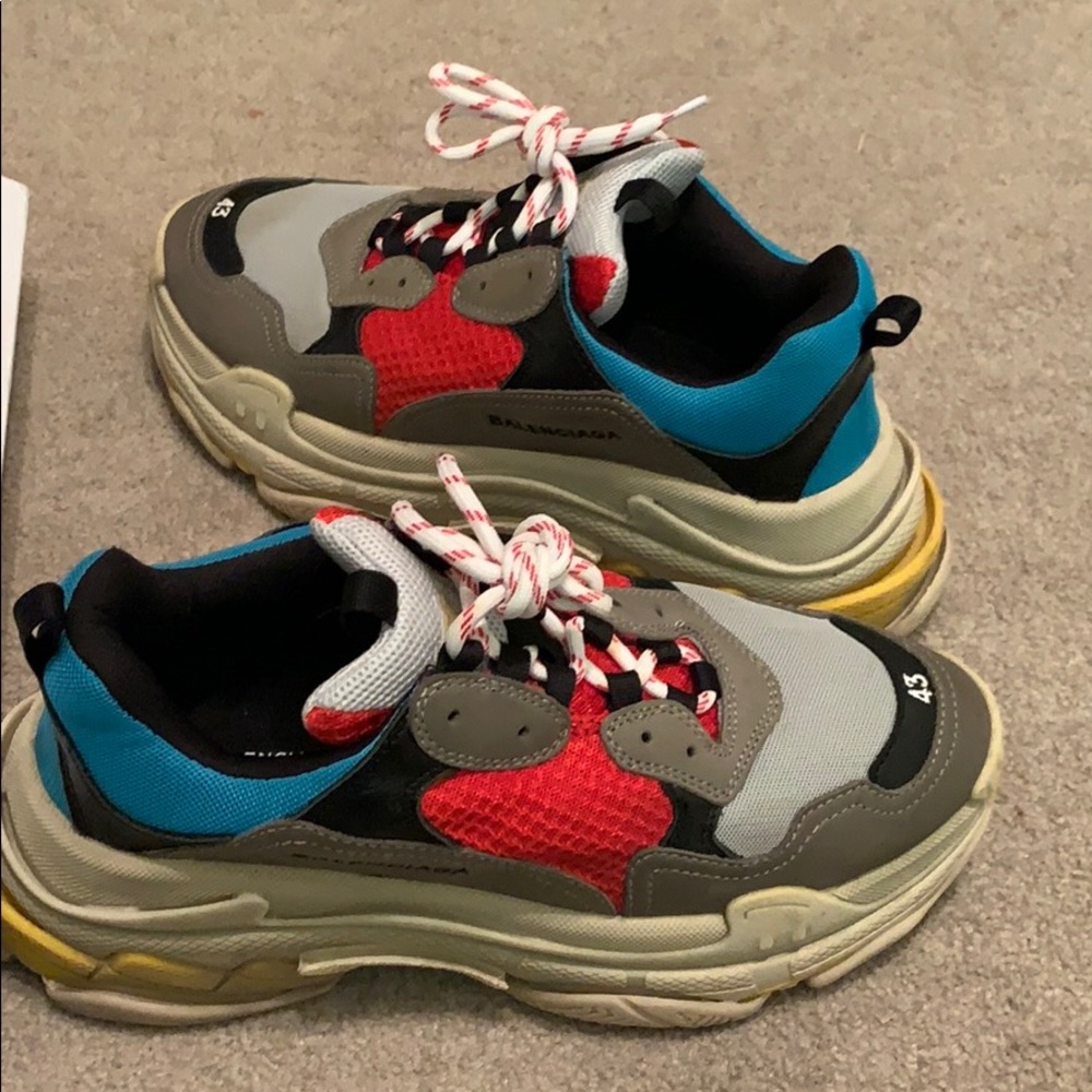 Balenciaga’s - Picture 1 of 8
